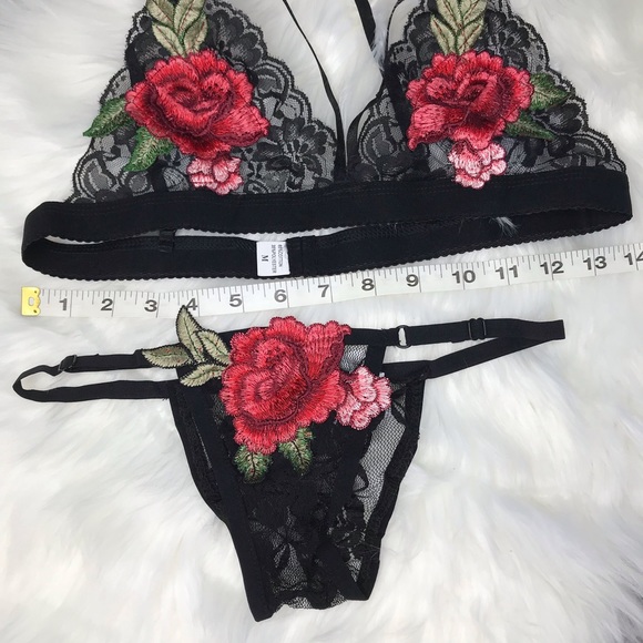 2 lace Bralettes Sets with flower embroidery 🌺 - Picture 6 of 8